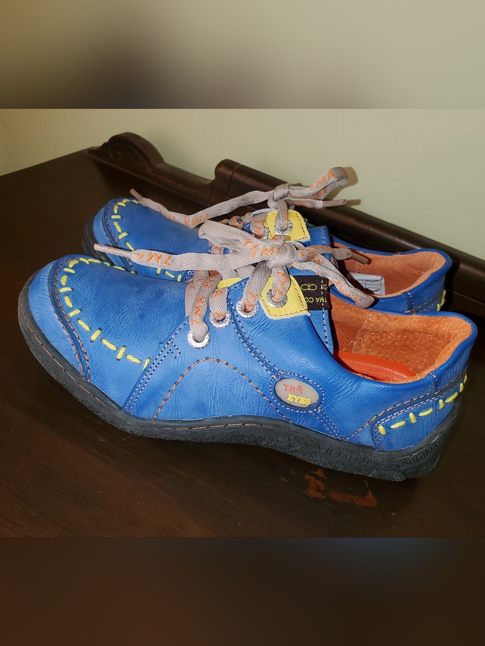 TMA Eyes Blue Lace Up Shoes Sz 39 8.5 - Picture 2 of 5